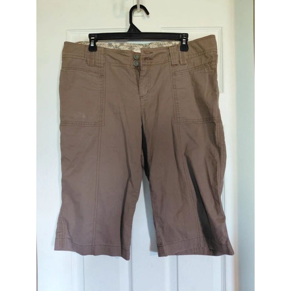 Maurices Brown Khaki Capri Shorts Womens Size 13/14 Cotton Mid Rise